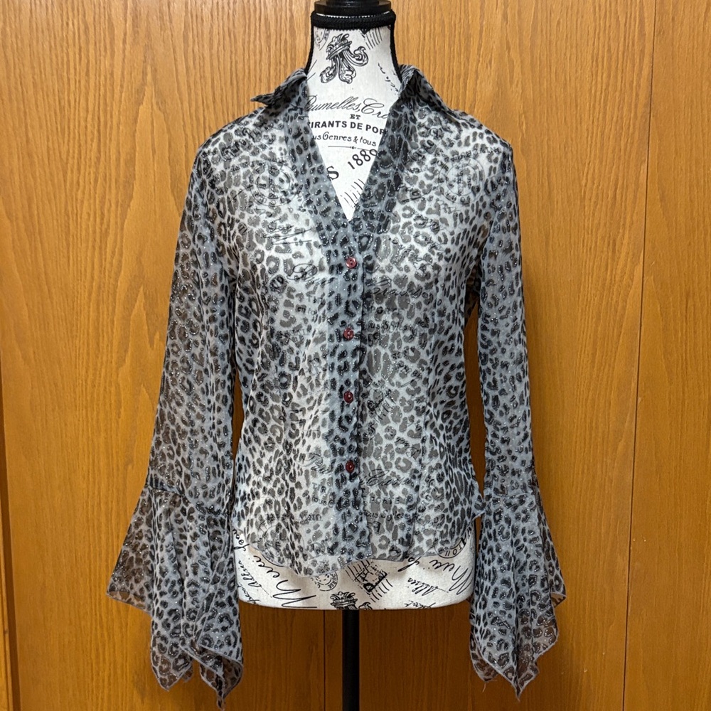 Chic Leopard Print Flared Sleeve Blouse